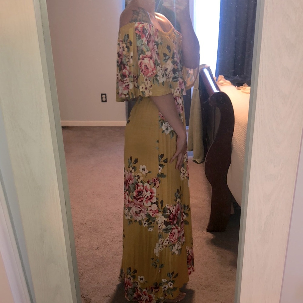Off the shoulder floral maxi